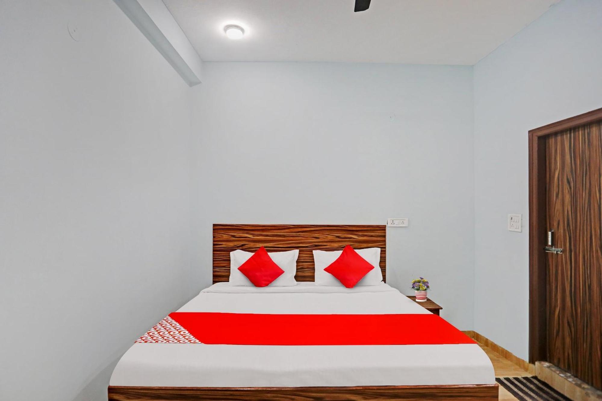 Hotel O Surya Gold Guest House Najafgarh Екстериор снимка