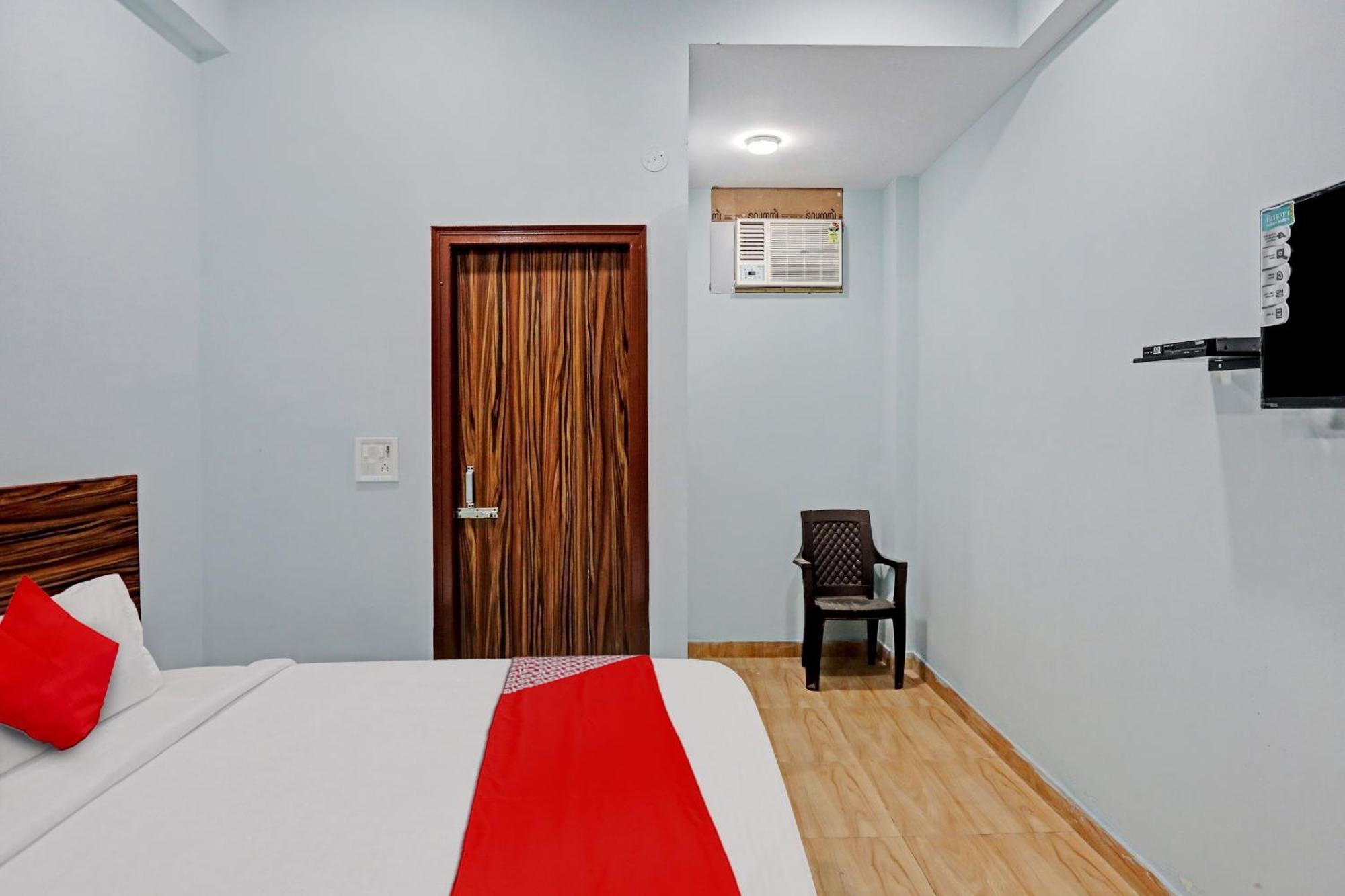 Hotel O Surya Gold Guest House Najafgarh Екстериор снимка