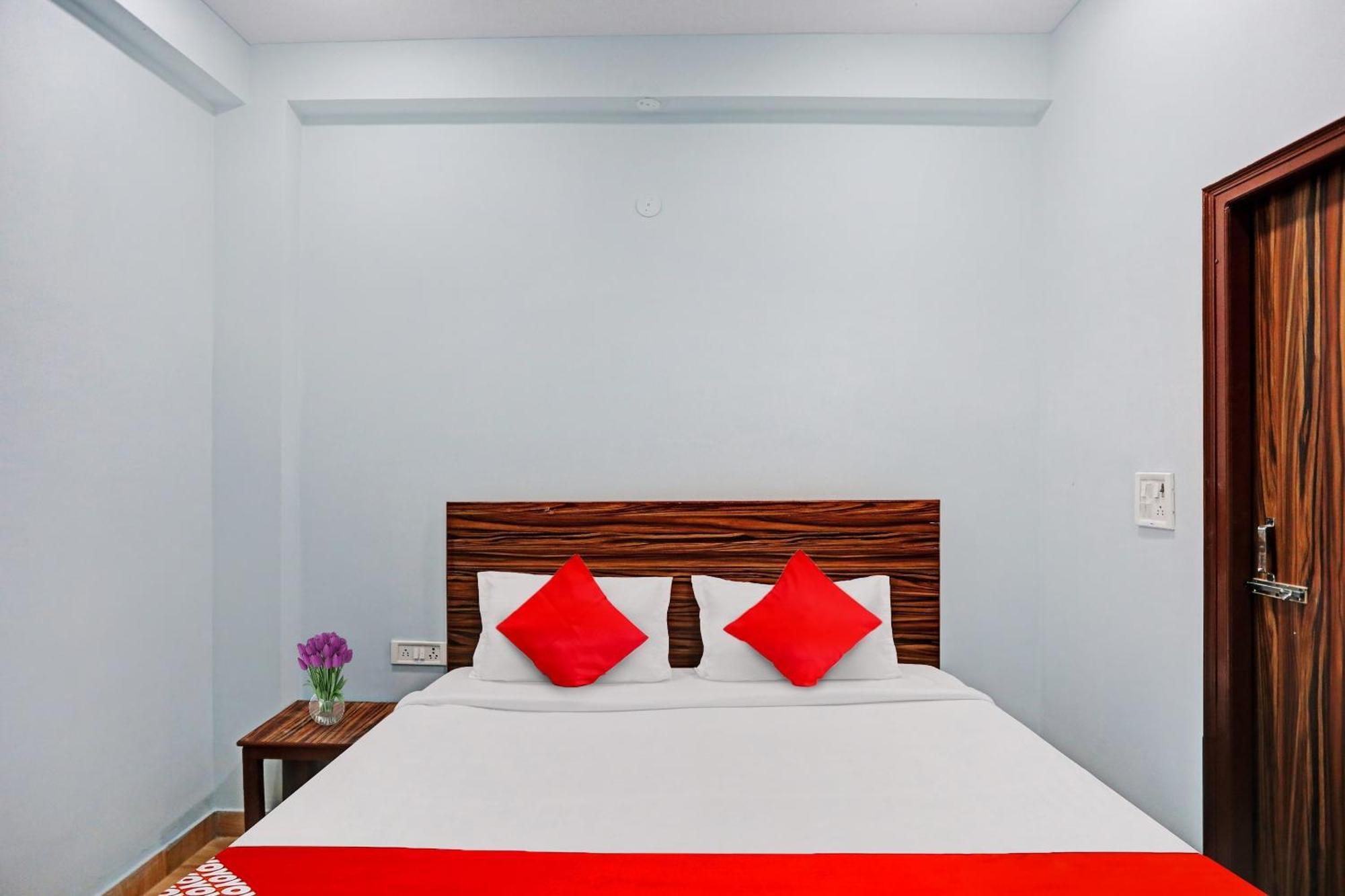 Hotel O Surya Gold Guest House Najafgarh Екстериор снимка