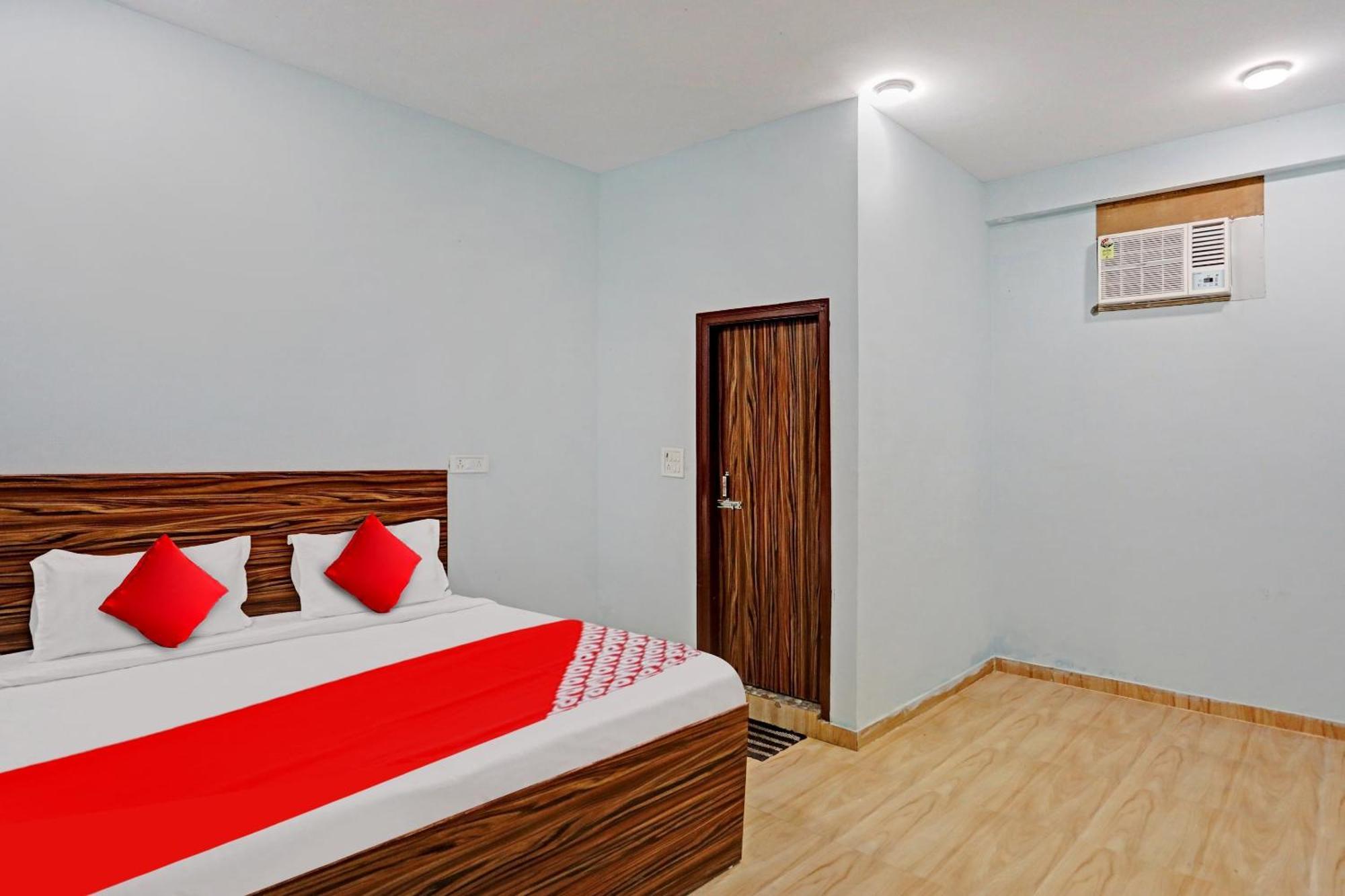 Hotel O Surya Gold Guest House Najafgarh Екстериор снимка